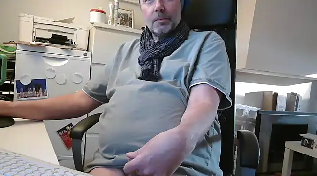 Snapshot of liveoncam2004 chatting on March 19, 2025, 4:24 pm liveoncam2004 online show from March 19, 2025, 4:24 pm