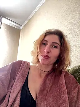 Snapshot of _Crystal_2 chatting on January 13, 2026, 9:03 am Crystal 2 online show from January 13, 2026, 9:03 am