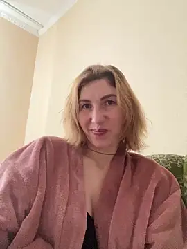 Snapshot of _Crystal_2 chatting on January 14, 2026, 6:41 am Crystal 2 online show from January 14, 2026, 6:41 am