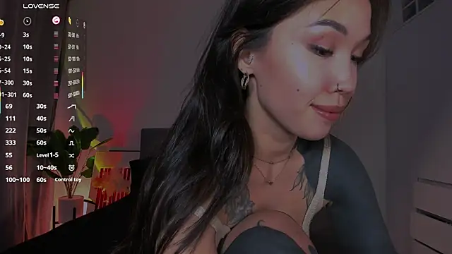 Snapshot of your_asian_dream chatting on April 18, 2026, 5:50 pm your asian dream online show from April 18, 2026, 5:50 pm