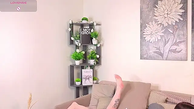 Snapshot of LoisAbad chatting on February 11, 2026, 3:06 pm LoisAbad online show from February 11, 2026, 3:06 pm