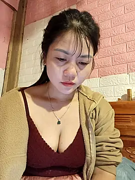 Ngocmai lazdy online show from March 12, 2026, 12:17 am