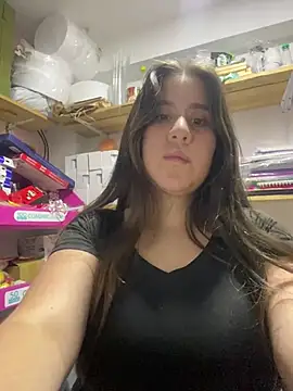 Scarlet noire outdoors  online show from January 16, 2026, 12:14 am