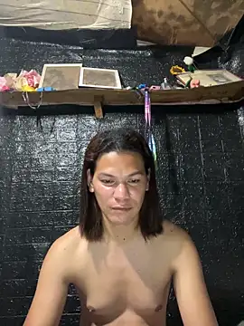 Snapshot of HugeAgatha chatting on February 13, 2026, 2:13 pm HugeAgatha online show from February 13, 2026, 2:13 pm