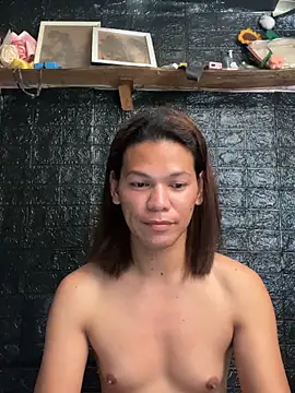 Snapshot of HugeAgatha chatting on February 17, 2026, 7:16 am HugeAgatha online show from February 17, 2026, 7:16 am