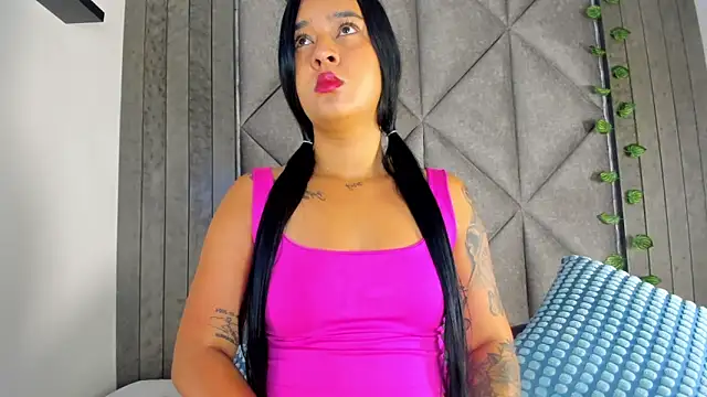 Snapshot of ChloeeMiller__ chatting on February 13, 2026, 11:39 am ChloeeMiller online show from February 13, 2026, 11:39 am