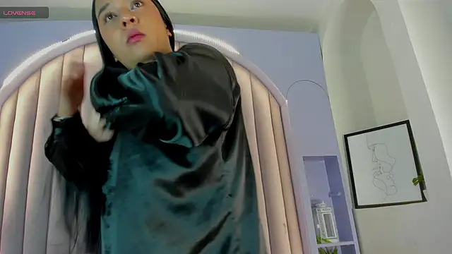 Snapshot of ChloeeMiller__ chatting on February 17, 2026, 11:50 am ChloeeMiller online show from February 17, 2026, 11:50 am