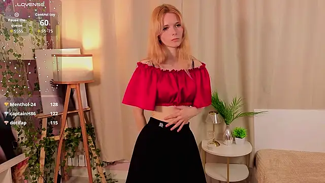 JuanaSumma online show from April 1, 2026, 1:41 pm