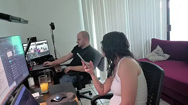 lustfulc99 online show from April 7, 2026, 5:13 pm