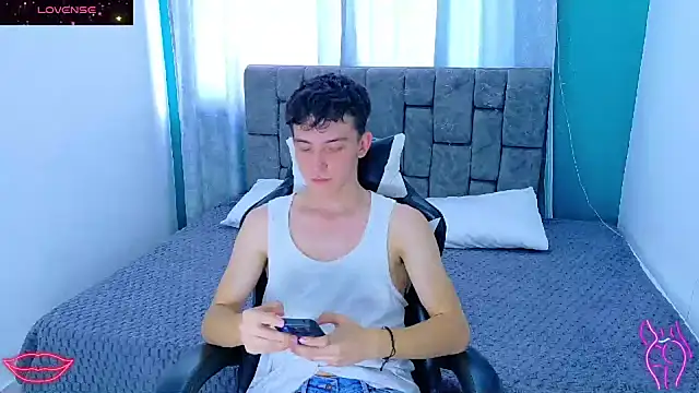 SamBoycash  online show from January 14, 2026, 8:36 pm