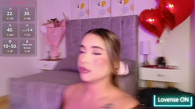 Snapshot of Lucy_Carson_ chatting on February 15, 2026, 3:47 am Lucy Carson online show from February 15, 2026, 3:47 am