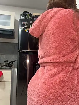 Snapshot of Pretty__Milf chatting on February 27, 2026, 9:31 am Pretty Milf online show from February 27, 2026, 9:31 am