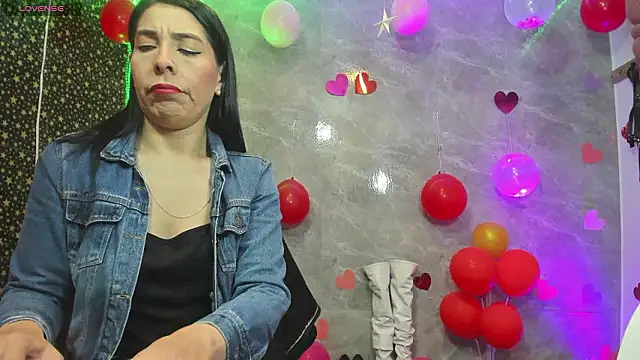 adellelennoxx online show from February 20, 2026, 2:17 pm