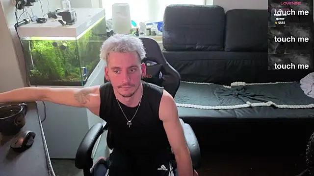 Rayzel White online show from February 7, 2026, 2:10 pm