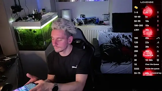 Rayzel White online show from February 28, 2026, 10:00 pm