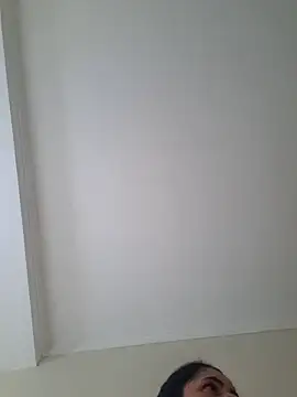 Neveencantada00 online show from February 24, 2026, 7:01 pm