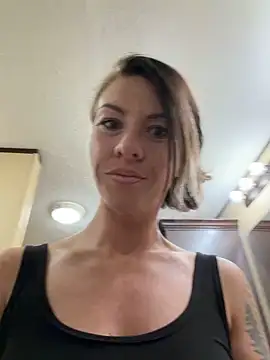 Snapshot of tastemecaroline chatting on April 3, 2026, 2:59 pm tastemecaroline online show from April 3, 2026, 2:59 pm