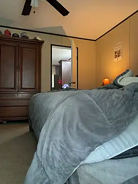 Snapshot of tastemecaroline chatting on April 14, 2026, 4:24 pm tastemecaroline online show from April 14, 2026, 4:24 pm