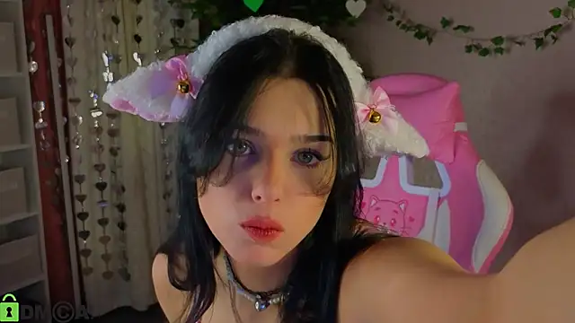 Snapshot of Leslie_Wholsh chatting on February 8, 2026, 1:20 am Leslie Wholsh online show from February 8, 2026, 1:20 am