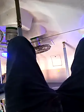 Hottlund6 online show from March 5, 2026, 4:19 am