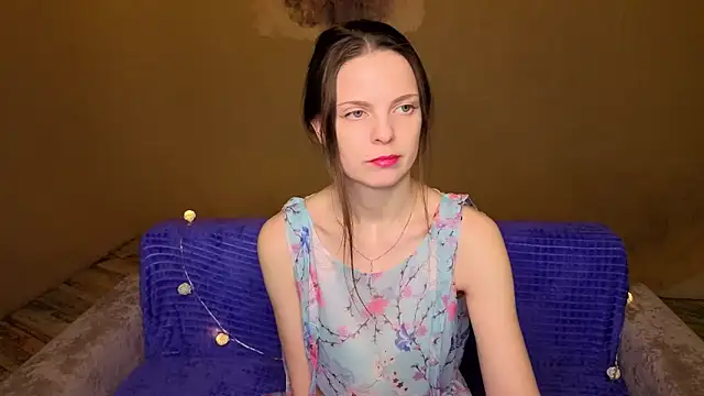 RoseWaulhgberg online show from April 11, 2026, 2:05 am