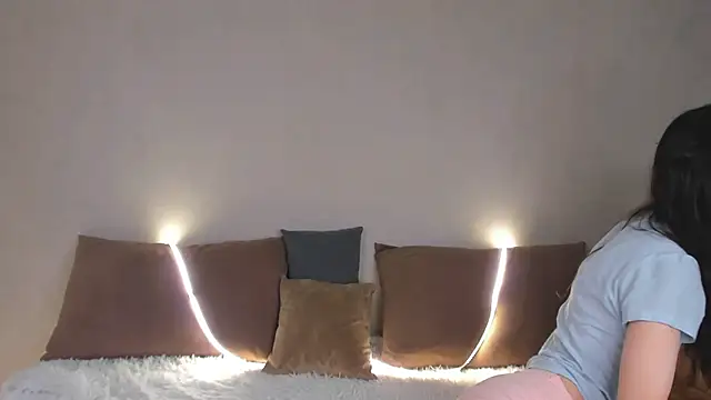 ThoraMarola online show from March 11, 2026, 5:46 am