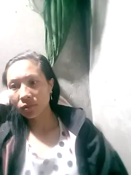 Snapshot of Diana-02 chatting on February 6, 2026, 10:35 pm Diana-02 online show from February 6, 2026, 10:35 pm