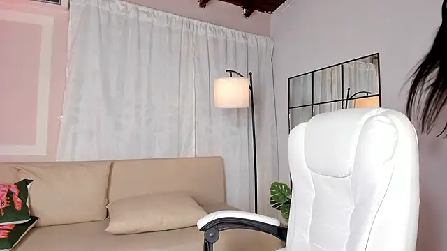 liaamoon  online show from May 29, 2026, 12:25 pm