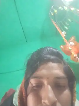 Snapshot of Roshni5050 chatting on January 15, 2026, 3:11 am Roshni5050 online show from January 15, 2026, 3:11 am