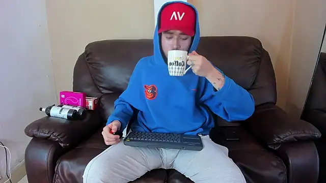 Salvattore Muller online show from April 14, 2026, 10:05 pm