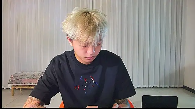 Chocolates-001 online show from April 8, 2026, 8:58 am