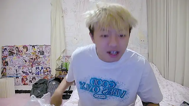 Chocolates-001 online show from April 13, 2026, 11:48 am