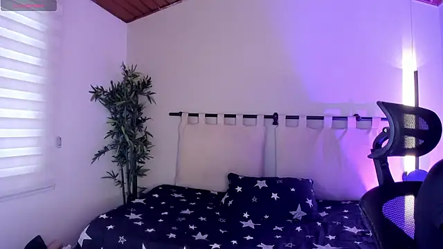 ella  olmos online show from March 20, 2026, 2:22 pm