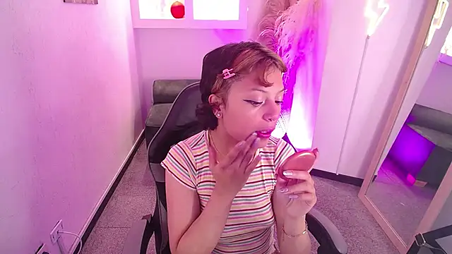 Snapshot of melodyy_as chatting on February 16, 2026, 1:07 pm melodyy as online show from February 16, 2026, 1:07 pm