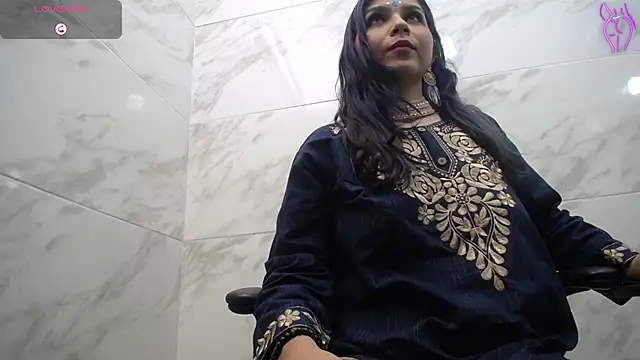 jasmine700141 online show from April 4, 2026, 7:11 pm