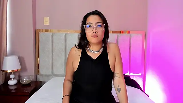 Snapshot of BelllaStone chatting on January 15, 2026, 6:55 pm BelllaStone online show from January 15, 2026, 6:55 pm