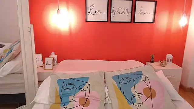 MaddyOwens 5 online show from April 8, 2026, 12:38 pm