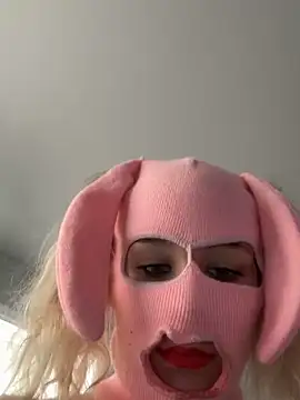 Snapshot of SexySkiBunny chatting on February 23, 2026, 6:27 pm SexySkiBunny online show from February 23, 2026, 6:27 pm