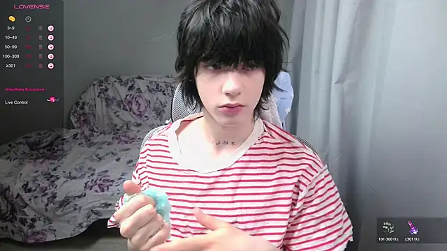 LeonBoykisser online show from February 28, 2026, 1:06 am