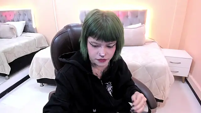 Snapshot of Bela_Craxkerr chatting on February 24, 2026, 12:47 pm Bela Craxkerr online show from February 24, 2026, 12:47 pm