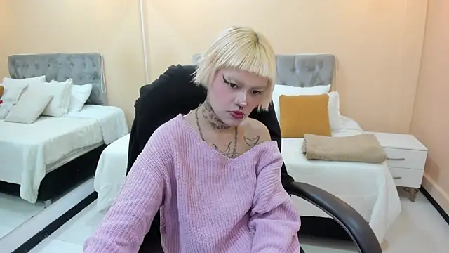 Bela Craxkerr online show from April 5, 2026, 12:35 pm