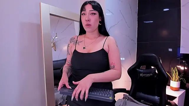 KomiCatt online show from April 16, 2026, 12:28 pm