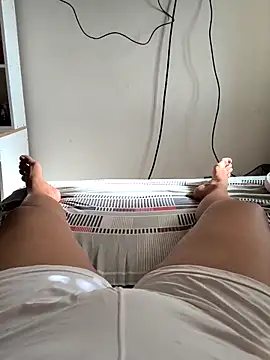 Snapshot of melzinhab23 chatting on February 25, 2026, 10:25 am melzinhab23 online show from February 25, 2026, 10:25 am