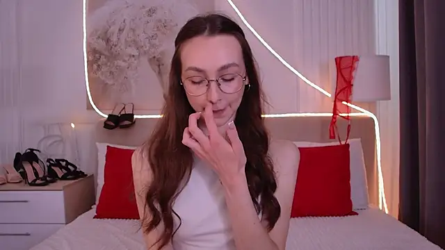 Emily Simon online show from June 3, 2026, 5:43 am