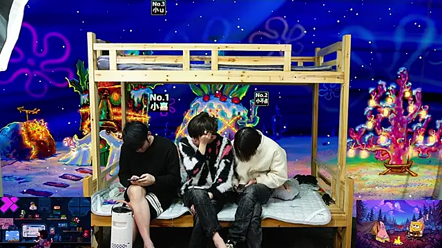 xiaohuangren01 online show from January 15, 2026, 2:49 am