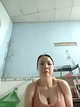 Snapshot of Famrita chatting on February 9, 2026, 1:31 am Famrita online show from February 9, 2026, 1:31 am