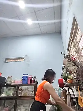 Snapshot of Famrita chatting on February 16, 2026, 1:24 am Famrita online show from February 16, 2026, 1:24 am