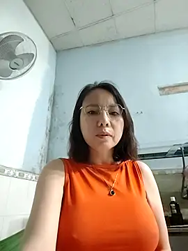 Snapshot of Famrita chatting on February 21, 2026, 1:06 am Famrita online show from February 21, 2026, 1:06 am