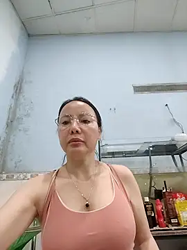 Snapshot of Famrita chatting on February 26, 2026, 2:49 pm Famrita online show from February 26, 2026, 2:49 pm