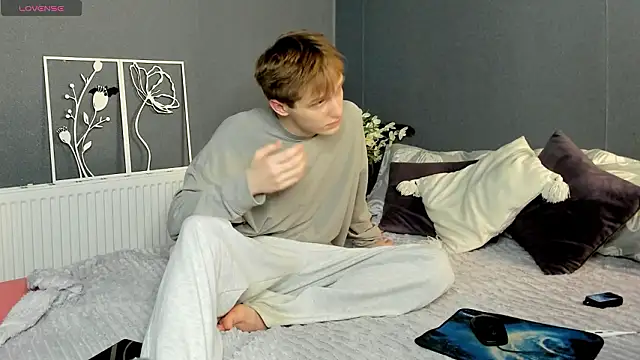 Kai Milller online show from March 22, 2026, 3:32 am